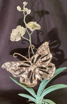 Œuvre contemporaine nommée « Le Orchidée et le papillon », Réalisée par YAPA BANDARA