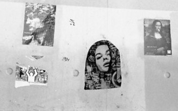 Œuvre contemporaine nommée « Collages sur mur 1 », Réalisée par CASSANDRE